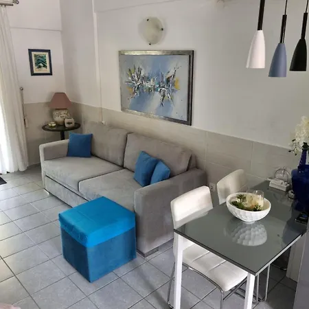 Dimitra's House Tatil Evi
