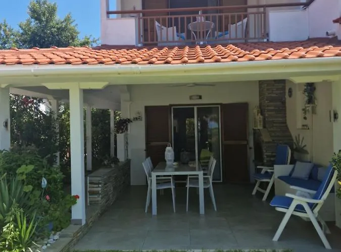 בית נופש Dimitra's House *